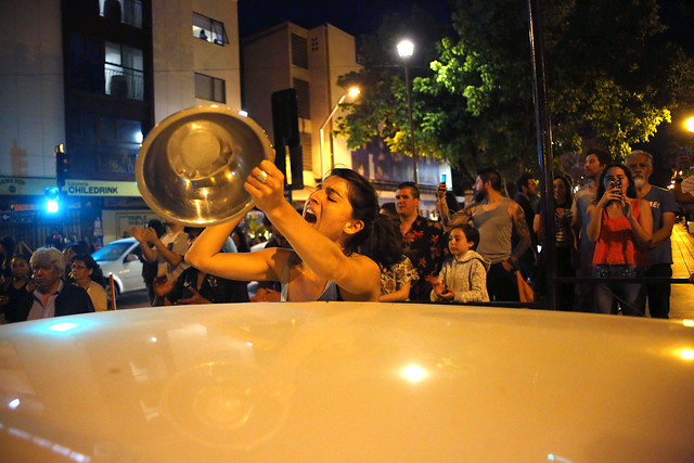 “Que las cacerolas suenen más fuerte que los nefastos anuncios del Gobierno”: el llamado a protestar durante la Cuenta Pública de Piñera