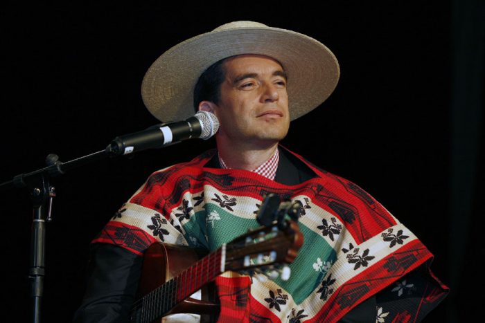 No hay historia pero sí música: integrante de Los Huasos Quincheros es el nuevo superintendente de Educación