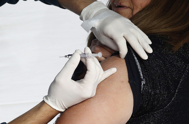 Diputado Castro (PS) emplaza a ministro de Salud por mala administración de vacunas anti influenza: «Terminemos esta desastrosa campaña de invierno»