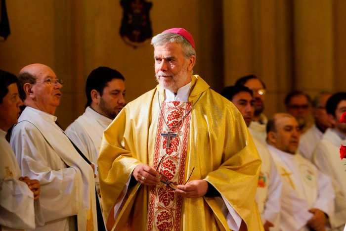 Denunciantes de abusos sexuales acusan de «encubrimiento» a obispo de Valparaíso
