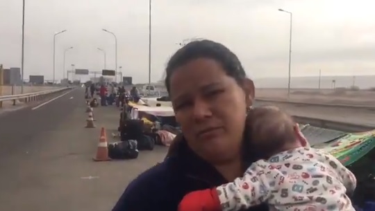 Venezolana varada en Chacalluta entrega su testimonio acompañada de lactante de dos meses