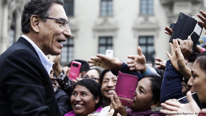 Congreso peruano da voto de confianza a Vizcarra para sacar adelante sus reformas anticorrupción
