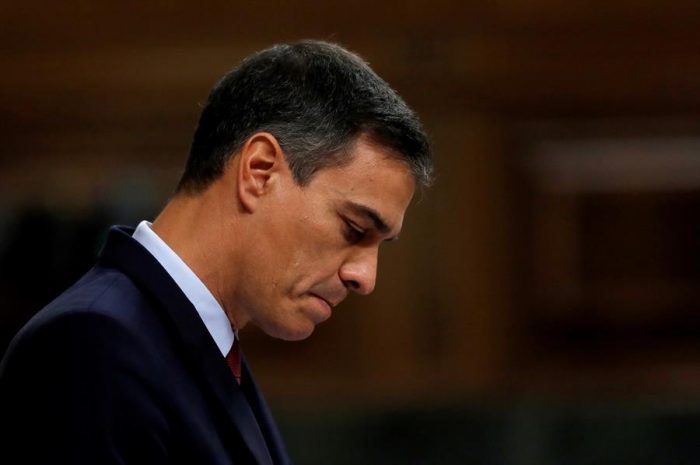 En busca de la presidencia española: Sánchez presenta programa de Gobierno modernizador sin hablar de la coalición