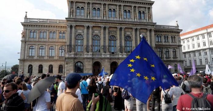 Parlamento con mayoría ultranacionalista de Hungría aprueba una ley que limita la libertad de la Academia de las Ciencias