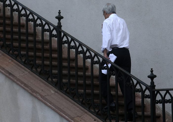 Diputado Ramírez revela secreto de Piñera en medio de críticas por días administrativos: «se ha quedado a dormir» con pijama en La Moneda