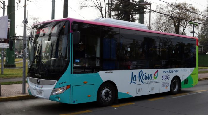 Municipio recibe tres buses eléctricos del Gobierno Regional Metropolitano