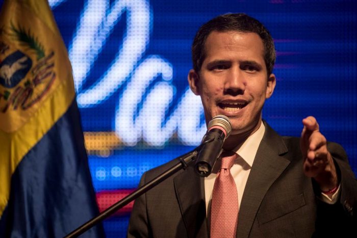 Guaidó le pide a los exiliados venezolanos ayuda para «reconstruir» el país