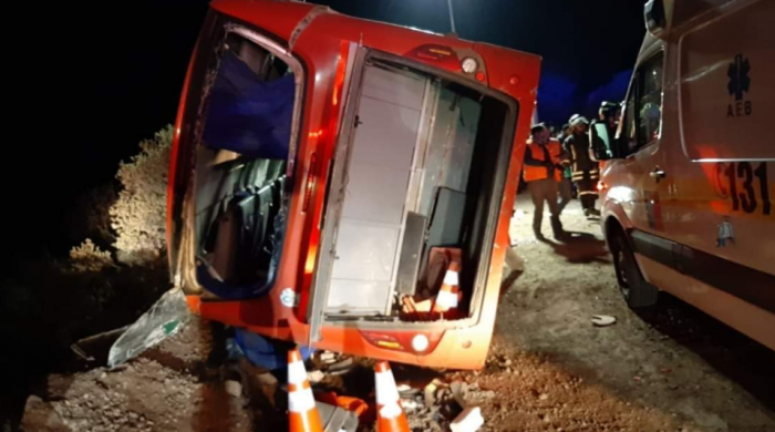 Volcamiento de microbús en Colina deja 4 personas fallecidas y 14 heridos