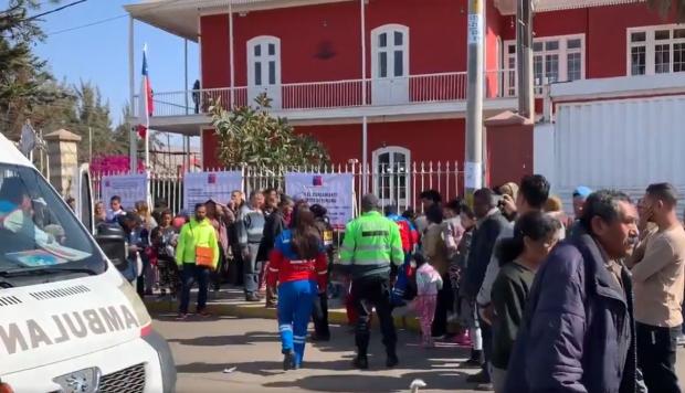 Venezolana sufre aborto afuera del consulado chileno en Tacna a la espera de una visa