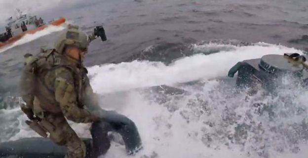 La espectacular captura de un narcosubmarino cargado con más de 7 toneladas de cocaína