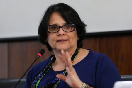 «Las niñas pobres son violadas por no tener calzones»: la escandalosa frase de la ministra de la Mujer de Brasil