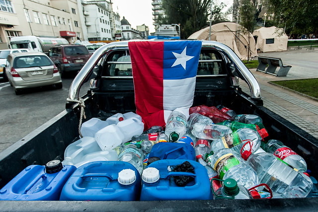 Osorno ya no da para más: octavo día sin suministro de agua potable y sin solución
