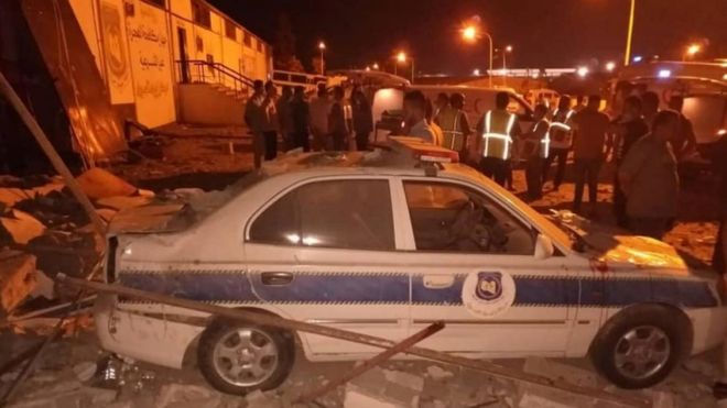 Libia: al menos 44 muertos y 130 heridos en un ataque aéreo a un centro de migrantes