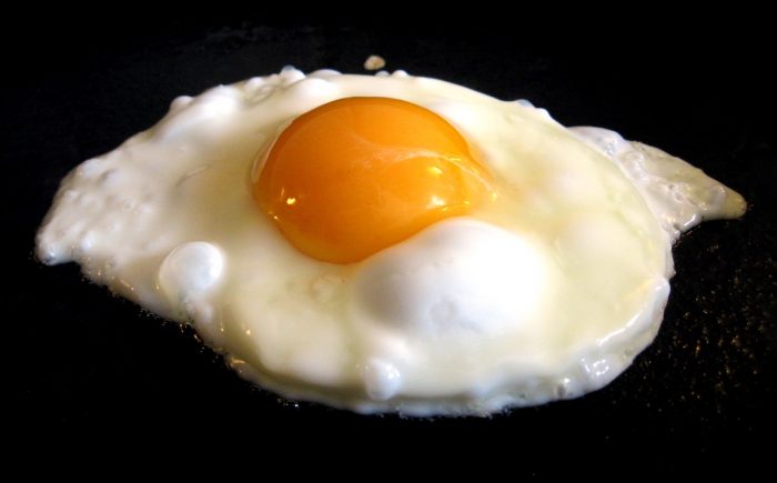 Menos huevos y carne roja: la restricción en la dieta que podría ayudar en la lucha contra el cáncer