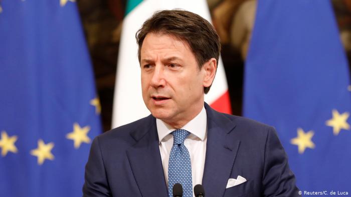 Primer ministro de Italia anuncia su dimisión