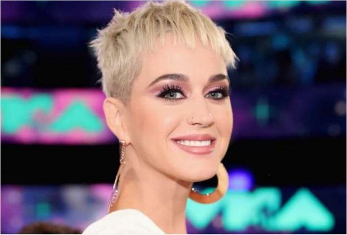 Katy Perry sigue en el ojo del huracán: presentadora de TV también la acusa de agresión sexual