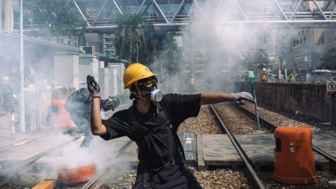 “Aquellos que juegan con fuego se quemarán”: la advertencia de China a los manifestantes de Hong Kong