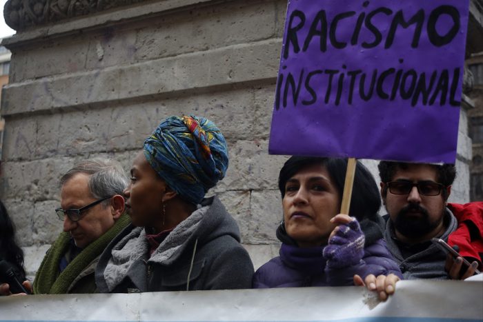 «Secretaría de Mujeres Inmigrantes» realizará feria y pañuelazo antirracista en respuesta a la marcha «antiinmigrante»