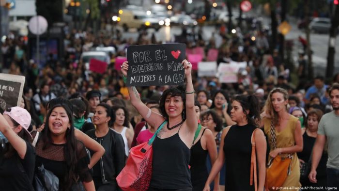 #NoMeCuidanMeViolan: México marcha contra la violencia policial hacia las mujeres