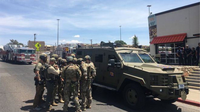 Un tiroteo masivo en un centro comercial deja «múltiples muertos» y al menos 22 heridos en El Paso, Texas