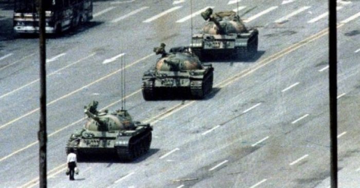 Fallece Charlie Cole, el fotógrafo de la famosa instantánea de Tiananmen