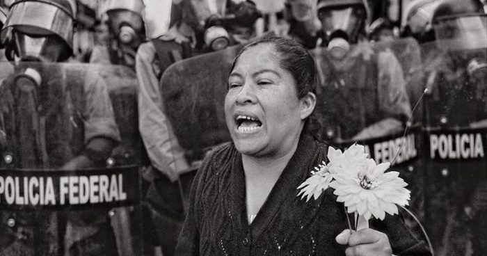 «Si EE.UU. expulsara a todos los mexicanos y latinoamericanos, se derrumbaría»: Antonio Turok, el fotógrafo que documenta desde hace 40 años conflictos en Centroamérica