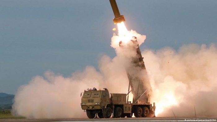 Corea del Norte ofrece dialogar y luego dispara nuevos misiles