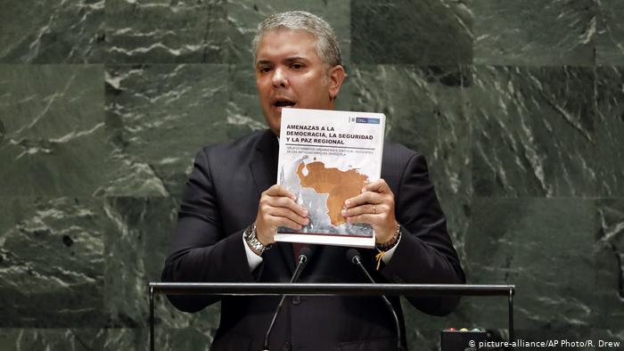 Medio colombiano cuestiona veracidad de foto del ELN que Iván Duque llevó a la ONU