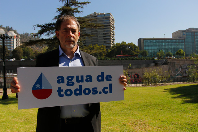 Girardi pide coherencia al Ejecutivo en el manejo del agua: «Chile no puede ser la única nación del mundo donde los derechos son privados»