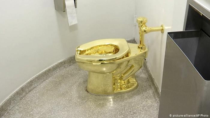 Así es el inodoro de oro que fue robado del Palacio Blenheim en Reino Unido