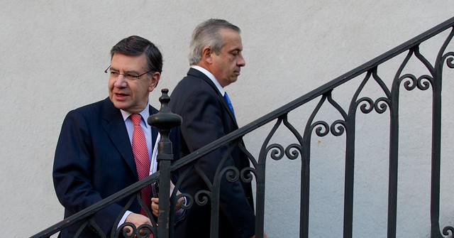 Elogios de Mañalich refuerzan la tesis de que Joaquín Lavín es el candidato presidencial favorito de La Moneda