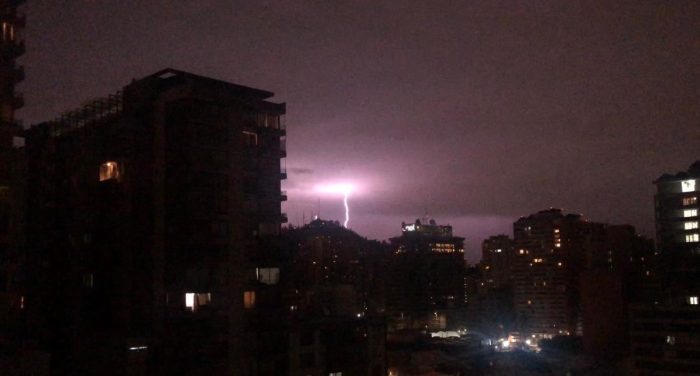 Alerta por tormentas eléctricas y fuertes vientos en región Metropolitana, O’Higgins y Maule