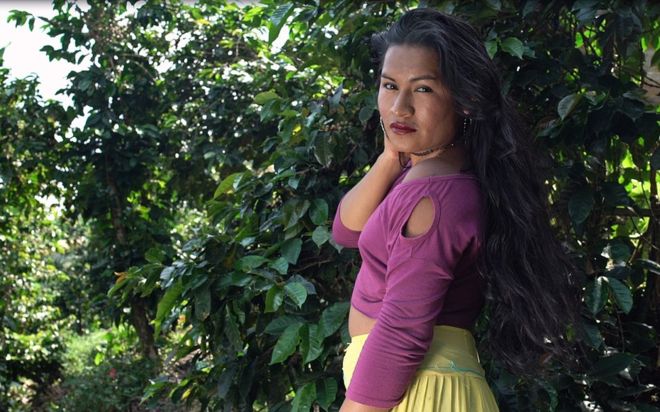 Especial BBC Mundo: Santuario, el conservador pueblo que se convirtió en el refugio de las indígenas transgénero en Colombia