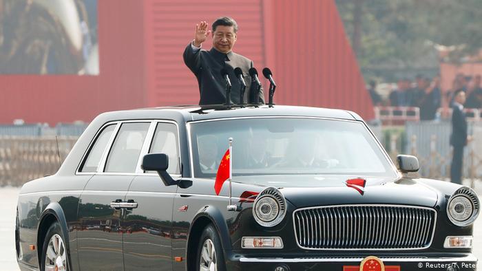 Con masivo desfile militar China celebra 70 años de comunismo