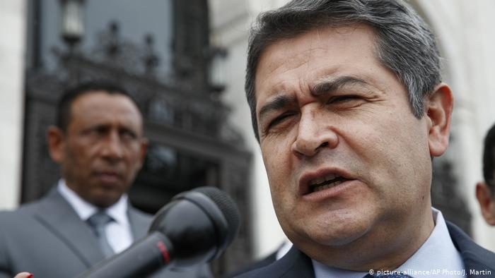 Acusan a presidente de Honduras de recibir sobornos del «Chapo» Guzmán y otros narcos