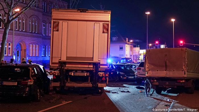Alemania: camión que embistió a coches en Limburg había sido robado. Se teme «acto terrorista»