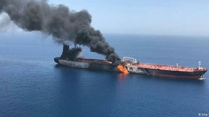 El petrolero iraní atacado esta madrugada sale del Mar Rojo