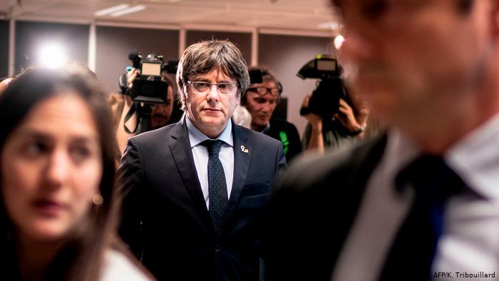 Puigdemont comparece ante Fiscalía belga y queda en libertad
