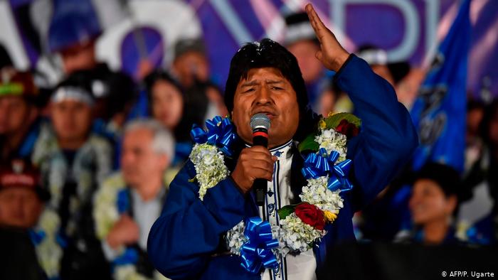 Morales y Mesa irían a una inédita segunda vuelta en Bolivia