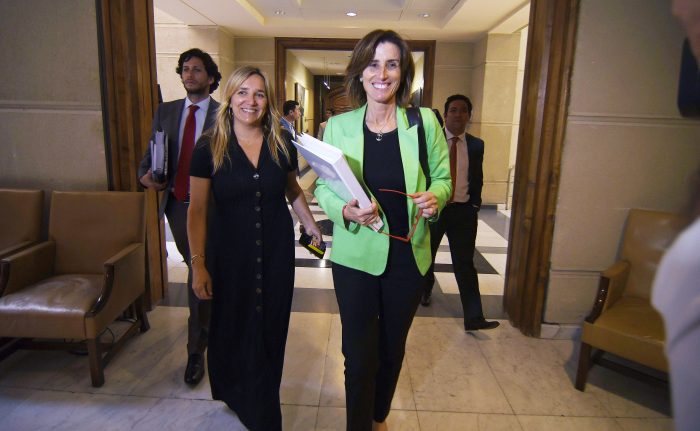 Vuelve «con tus amigos de la vida»: Diputados UDI piden que ministra Cubillos vuelva a militar en el partido