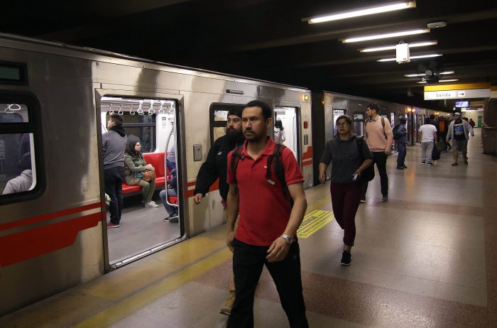 Líneas 2 y 5 se suman este viernes a la operación parcial del Metro de Santiago