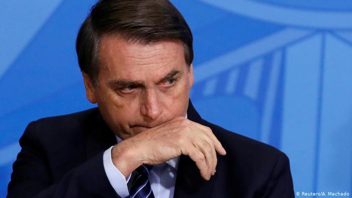 Bolsonaro, bajo control médico por positivo de su jefe de prensa con coronavirus