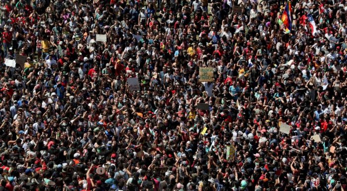 Multitudinarias marchas en distintas ciudades de Chile marcan una nueva jornada de Paro Nacional