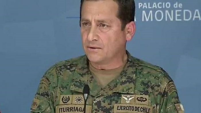 General Iturriaga “evade” el tono bélico y aclara que no está en guerra con nadie