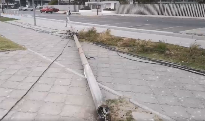 Casi 4 mil personas sin electricidad en La Serena y Coquimbo por caída de postes