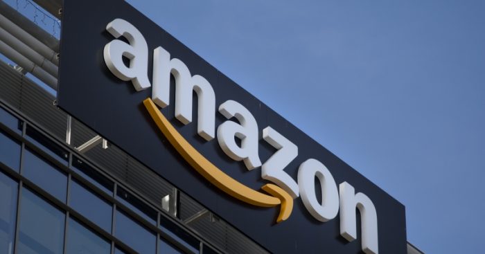 Amazon evalúa usar centros comerciales para agilizar repartos