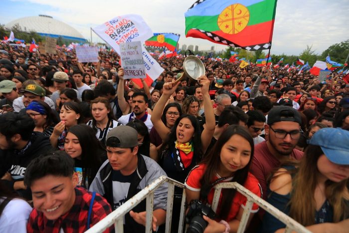 Unas 30.000 personas acuden al «baile de los que sobran» en el Parque O’Higgins y se reactivan las protestas de Chile