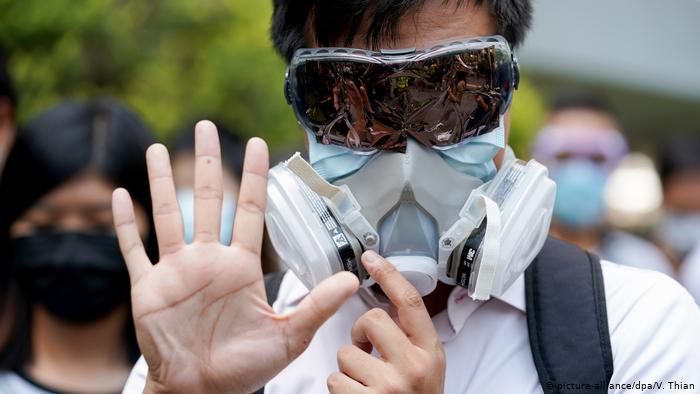 Hong Kong prohíbe el uso de máscaras durante las protestas