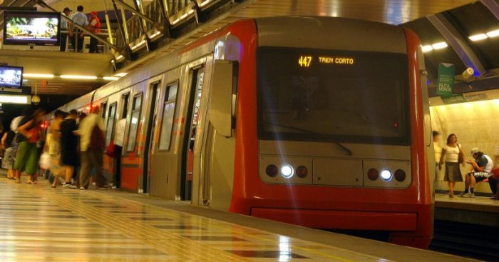 Estación Baquedano abrirá sus puertas en mayo: Metro da a conocer nuevo calendario de reapertura