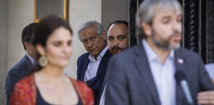 Ambigüedad del Gobierno de Piñera ante nueva Constitución marca cita de la oposición con Blumel en La Moneda